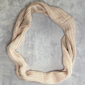 American Eagle, Infinity Scarf, Pale Pink